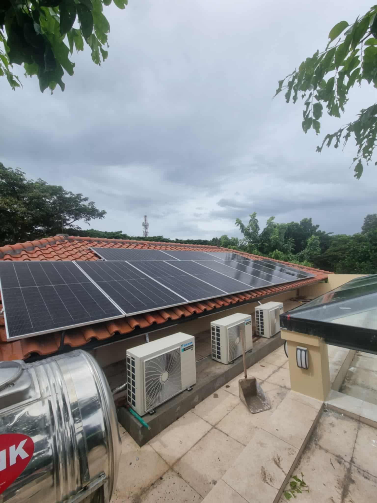 High-Efficiency 15.34 KWP Hybrid Solar Power Solution